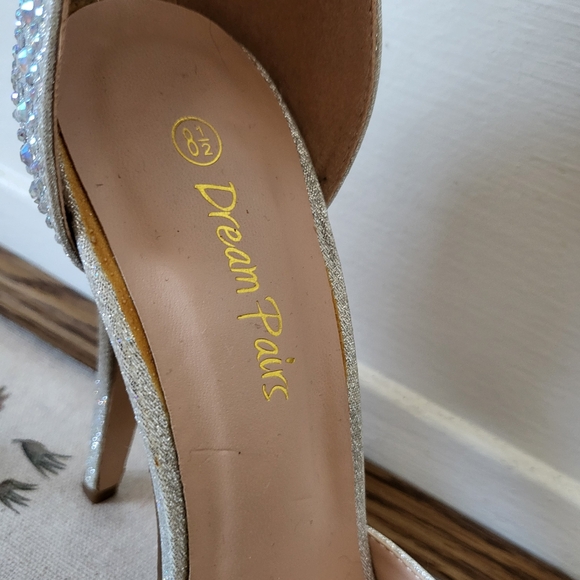 Dream Pairs Swan Iridescent Glitter Rhinestone Platform Stiletto Heels - Picture 5 of 9